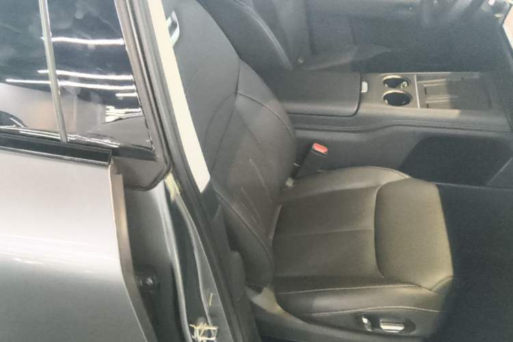 Used XPeng G6 2023 755 Ultra-Long Range Pro Right Front Seat