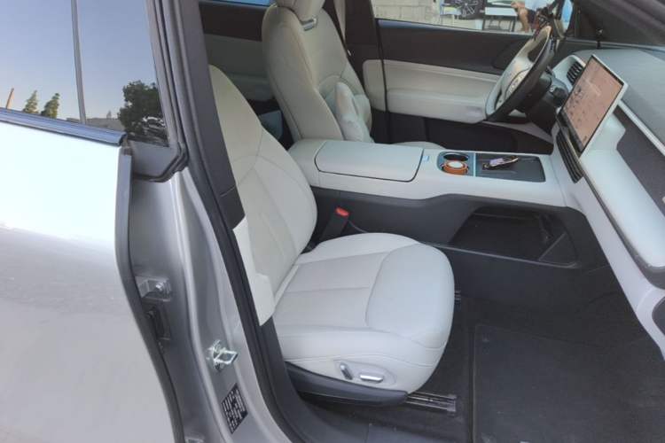 Used XPeng G6 2023 755 Ultra-Long Range Max Right Front Seat