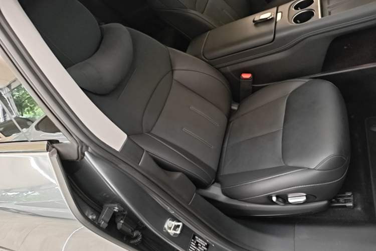 Used XPeng G6 2023 580 Long-Range Max Right Front Seat