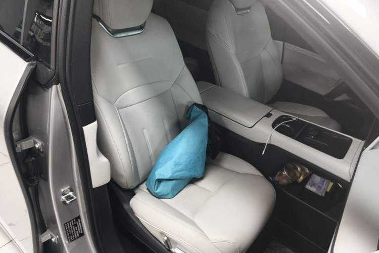 Used XPeng G6 2023 700 Four-Wheel Drive Performance Max Right Front Seat