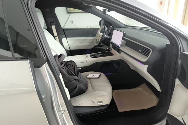 Used XPeng G6 2023 580 Long-Range Pro Right Front Seat