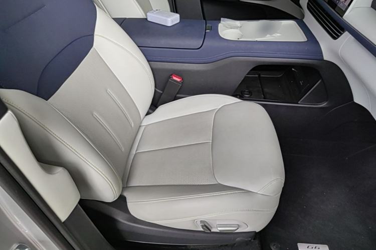 Used XPeng G6 2023 580 Long-Range Max Right Front Seat