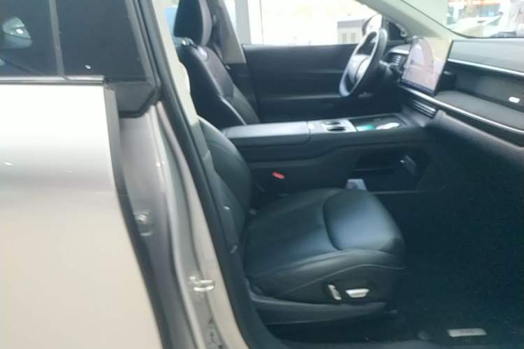 Used XPeng G6 2023 580 Long-Range Max Right Front Seat