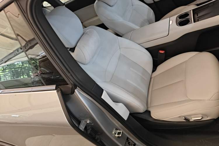 Used XPeng G6 2023 755 Ultra-Long Range Pro Right Front Seat