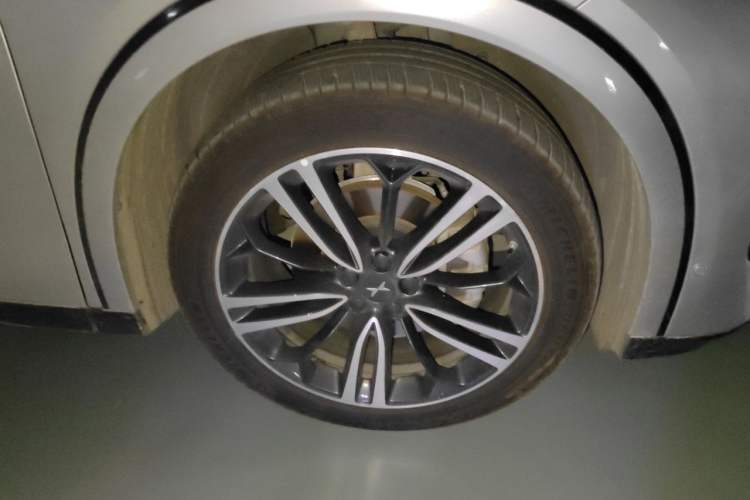 Used XPeng G6 2023 700 Four-Wheel Drive Performance Max Right Front Wheel Hub