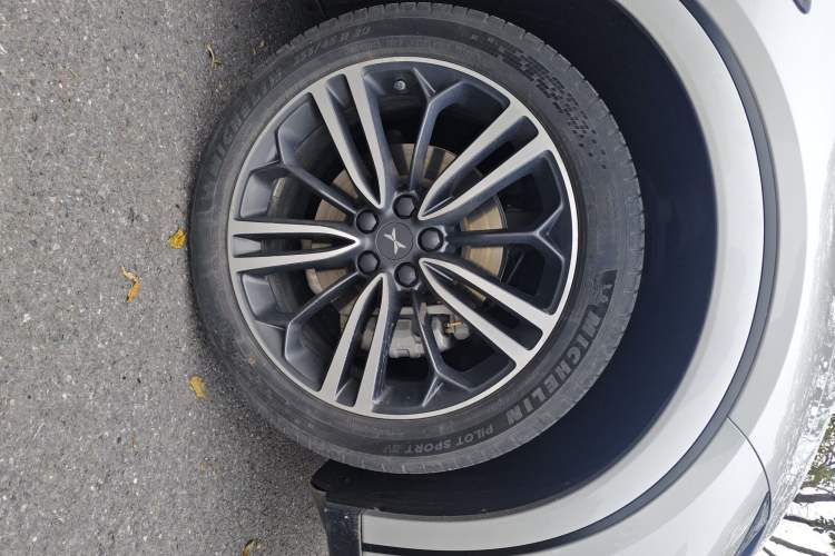 Used XPeng G6 2023 700 Four-Wheel Drive Performance Max Right Front Wheel Hub