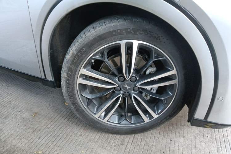 Used XPeng G6 2023 755 Ultra-Long Range Max Right Front Wheel Hub