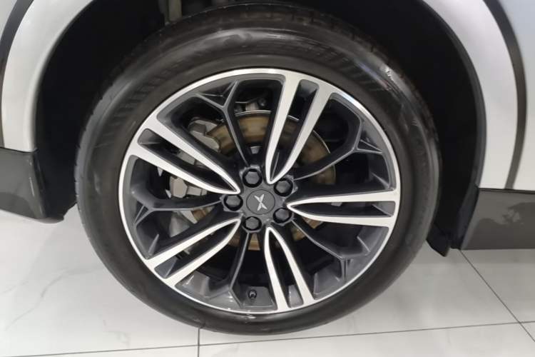 Used XPeng G6 2023 755 Ultra-Long Range Max Right Rear Wheel Hub