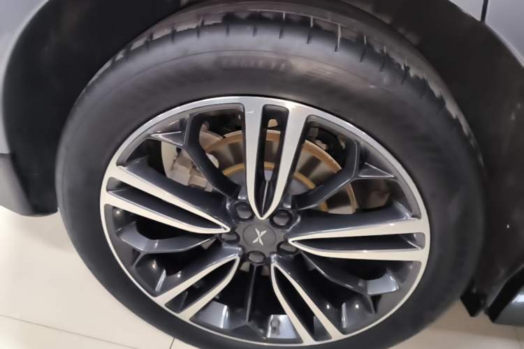 Used XPeng G6 2023 755 Ultra-Long Range Pro Right Rear Wheel Hub