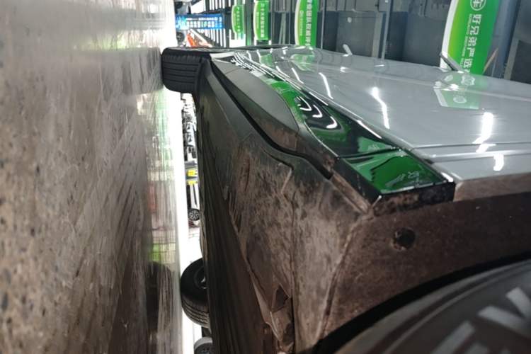 Used XPeng G6 2023 580 Long-Range Max Right Side Sill