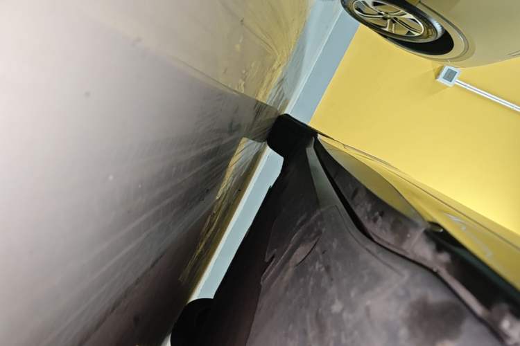 Used XPeng G6 2023 580 Long-Range Pro Right Side Sill