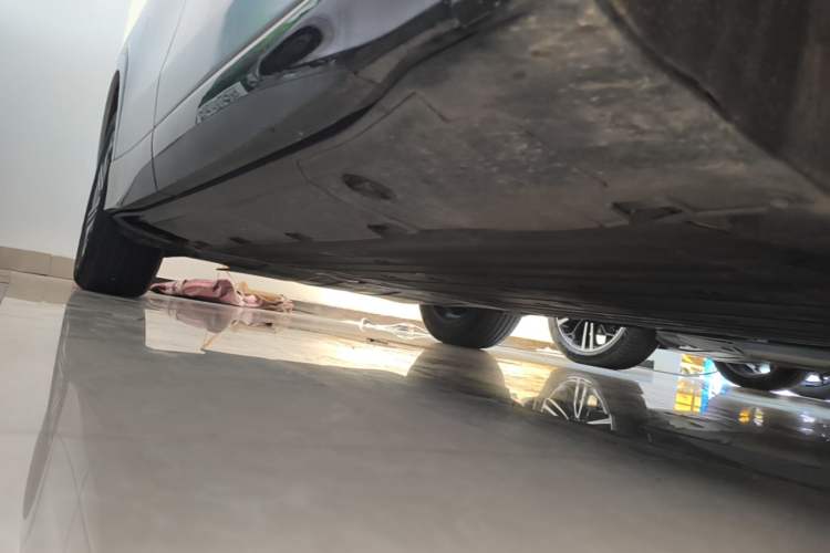 Used XPeng G6 2023 755 Ultra-Long Range Max Right Side Sill