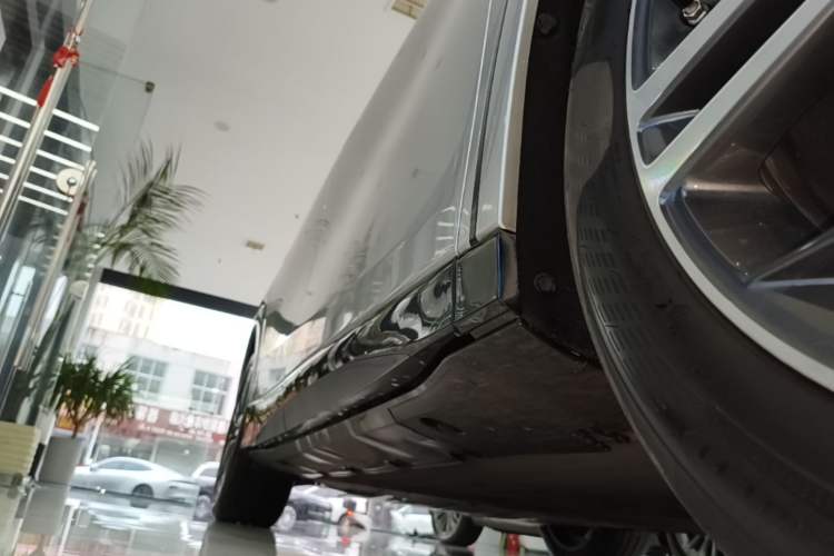 Used XPeng G6 2023 755 Ultra-Long Range Max Right Side Sill