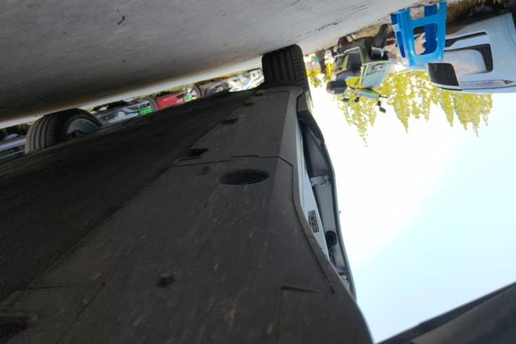 Used XPeng G6 2023 755 Ultra-Long Range Max Right Side Sill
