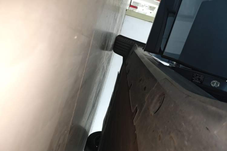 Used XPeng G6 2023 580 Long-Range Max Right Side Sill