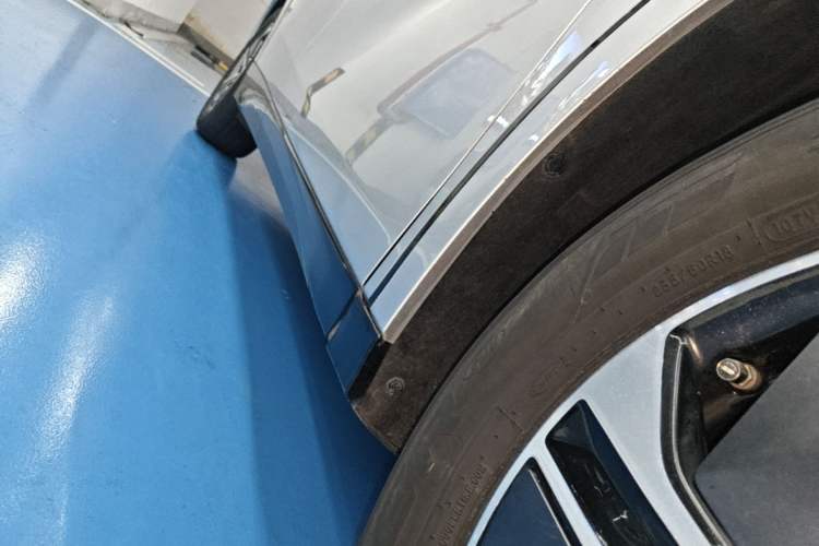 Used XPeng G6 2023 580 Long-Range Pro Right Side Sill