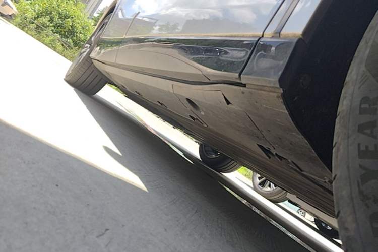 Used XPeng G6 2023 580 Long-Range Max Right Side Sill