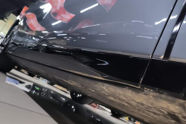 Used XPeng G6 2023 755 Ultra-Long Range Pro Right Side Sill