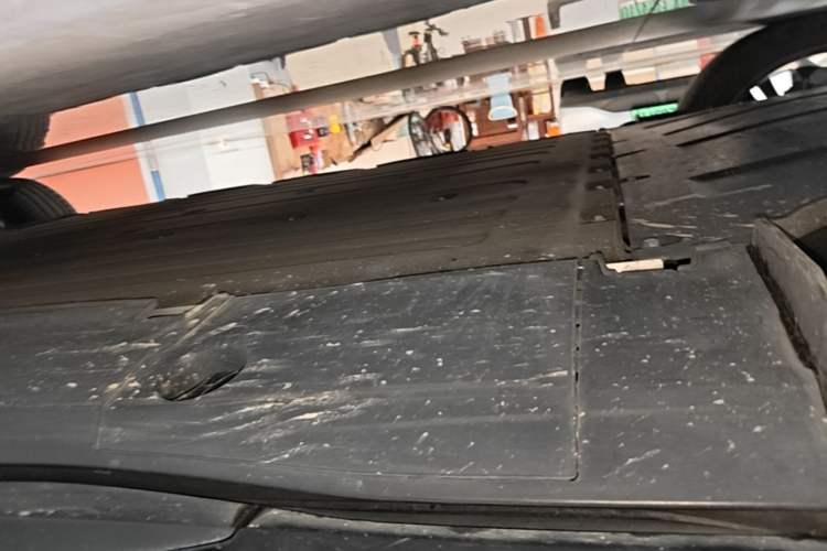 Used XPeng G6 2023 580 Long-Range Max Right Side Sill