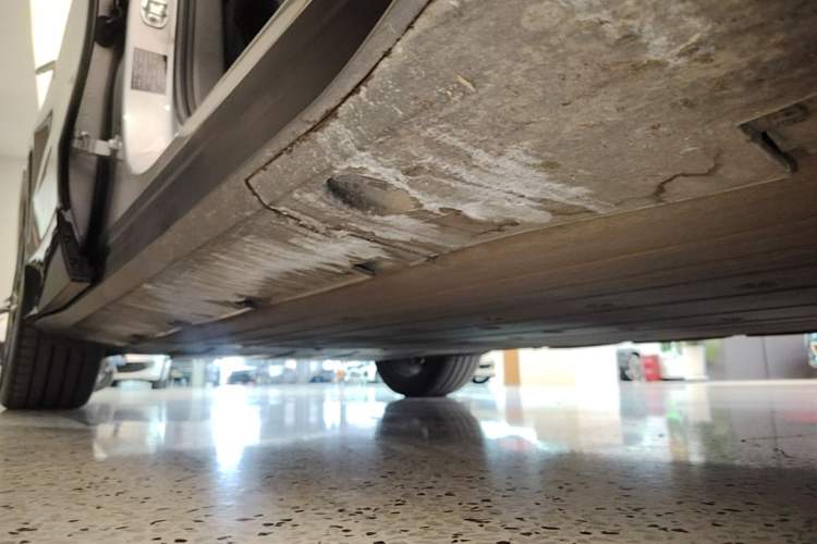 Used XPeng G6 2023 755 Ultra-Long Range Pro Right Side Sill