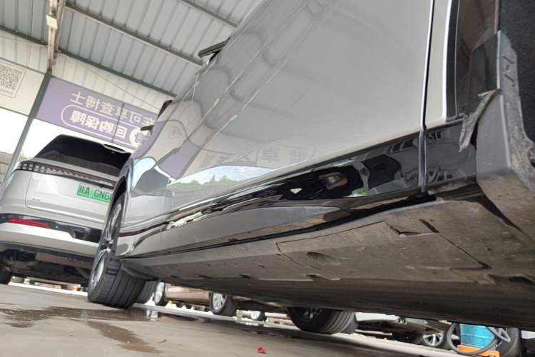 Used XPeng G6 2023 700 Four-Wheel Drive Performance Max Right Side Sill