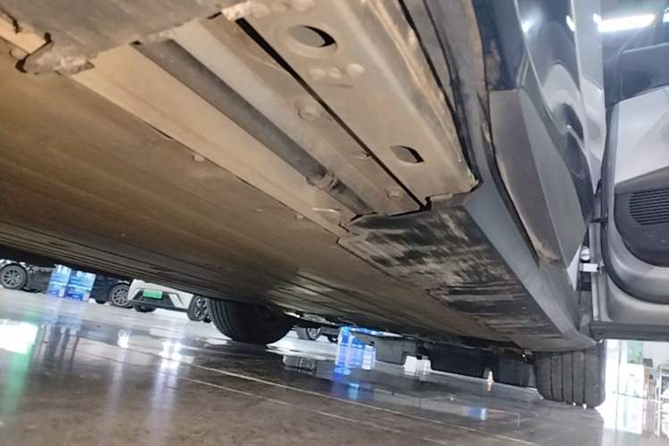 Used XPeng G6 2023 755 Ultra-Long Range Max Right Side Sill