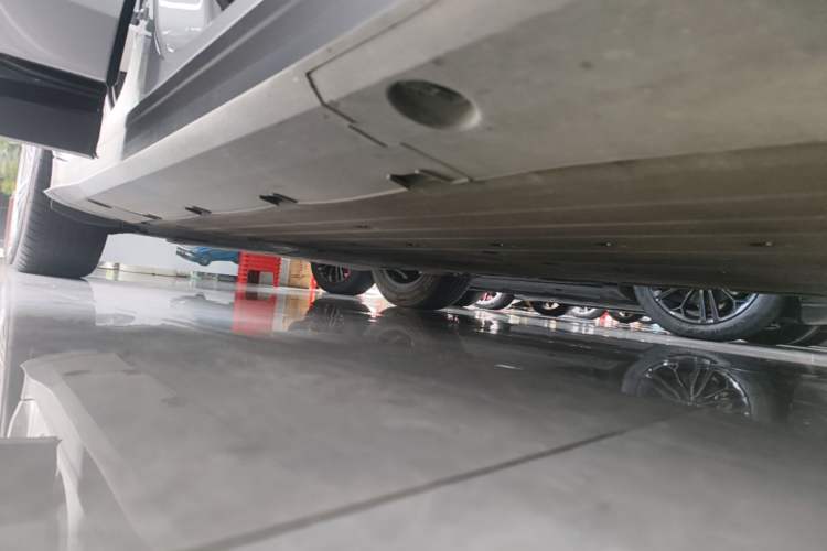 Used XPeng G6 2023 580 Long-Range Max Right Side Sill