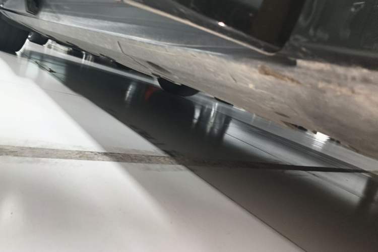 Used XPeng G6 2023 700 Four-Wheel Drive Performance Max Right Side Sill