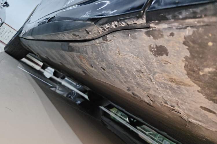 Used XPeng G6 2023 580 Long-Range Max Right Side Sill