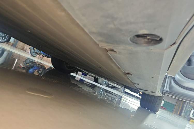Used XPeng G6 2023 755 Ultra-Long Range Max Right Side Sill