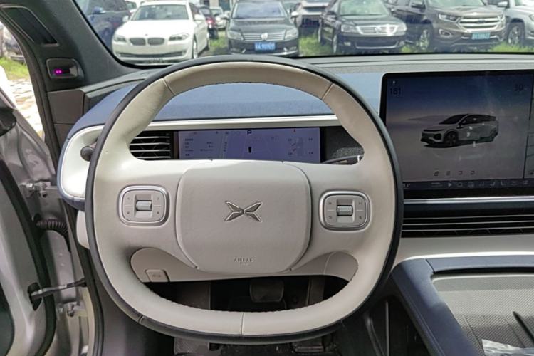 Used XPeng G6 2023 700 Four-Wheel Drive Performance Max Steering Wheel