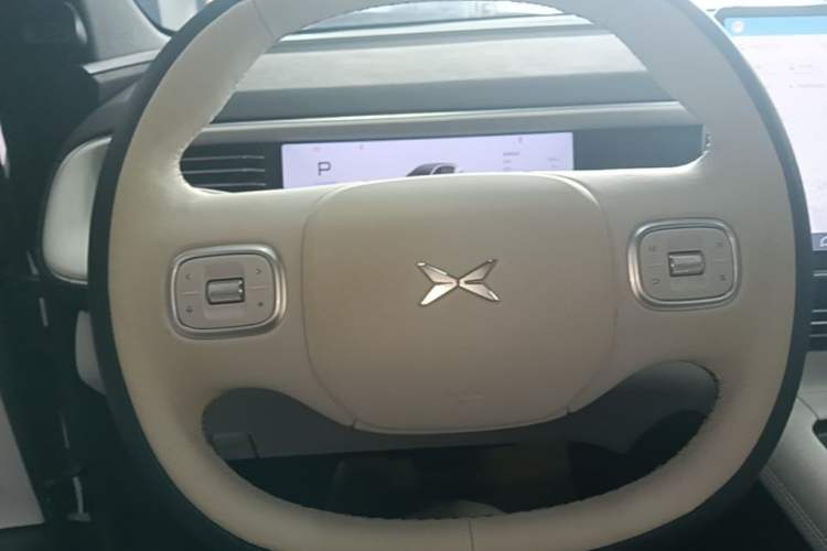 Used XPeng G6 2023 580 Long-Range Max Steering Wheel