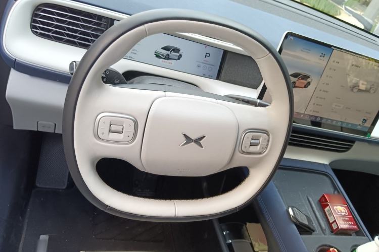 Used XPeng G6 2023 580 Long-Range Max Steering Wheel