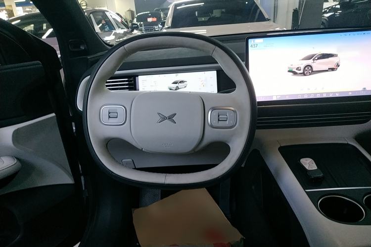 Used XPeng G6 2023 700 Four-Wheel Drive Performance Max Steering Wheel