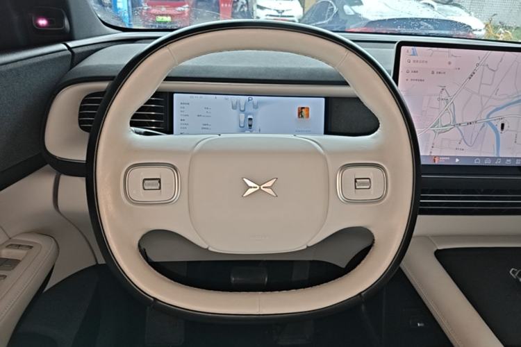 Used XPeng G6 2023 755 Ultra-Long Range Max Steering Wheel