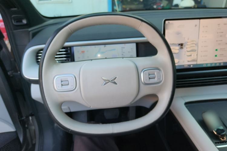 Used XPeng G6 2023 755 Ultra-Long Range Max Steering Wheel