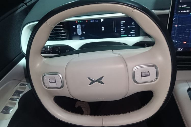 Used XPeng G6 2023 755 Ultra-Long Range Max Steering Wheel