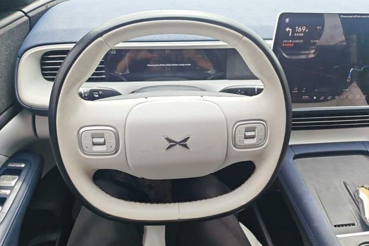 Used XPeng G6 2023 755 Ultra-Long Range Max Steering Wheel