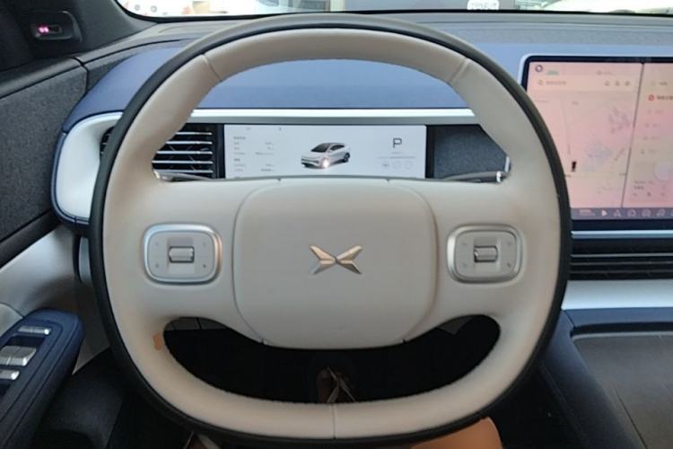 Used XPeng G6 2023 580 Long-Range Max Steering Wheel