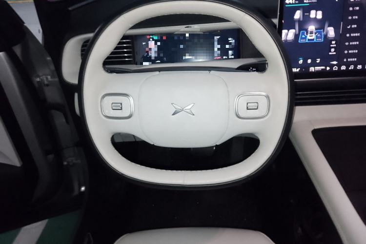Used XPeng G6 2023 755 Ultra-Long Range Pro Steering Wheel