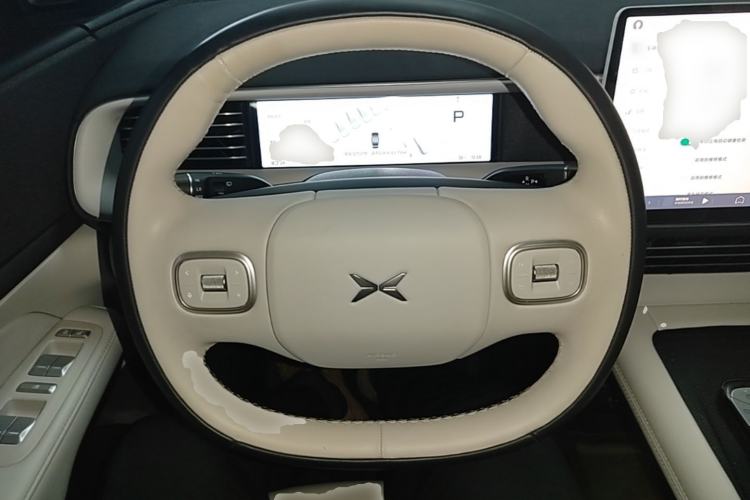 Used XPeng G6 2023 580 Long-Range Max Steering Wheel