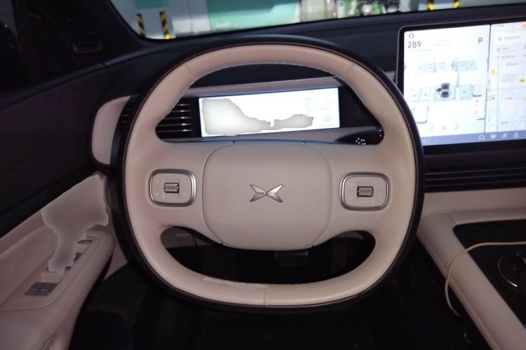 Used XPeng G6 2023 580 Long-Range Max Steering Wheel