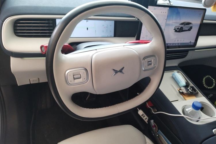 Used XPeng G6 2023 755 Ultra-Long Range Max Steering Wheel