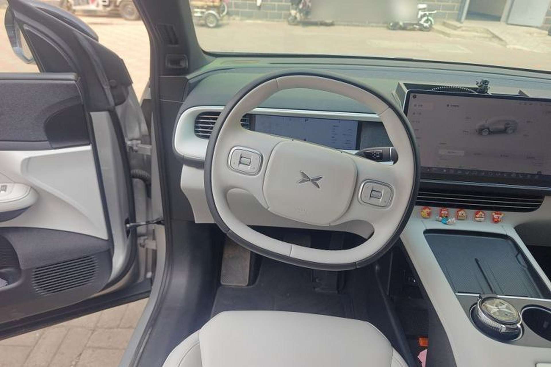 Used XPeng G6 2023 700 Four-Wheel Drive Performance Max Steering Wheel