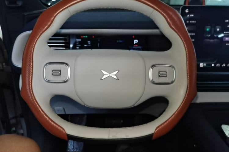 Used XPeng G6 2023 580 Long-Range Max Steering Wheel
