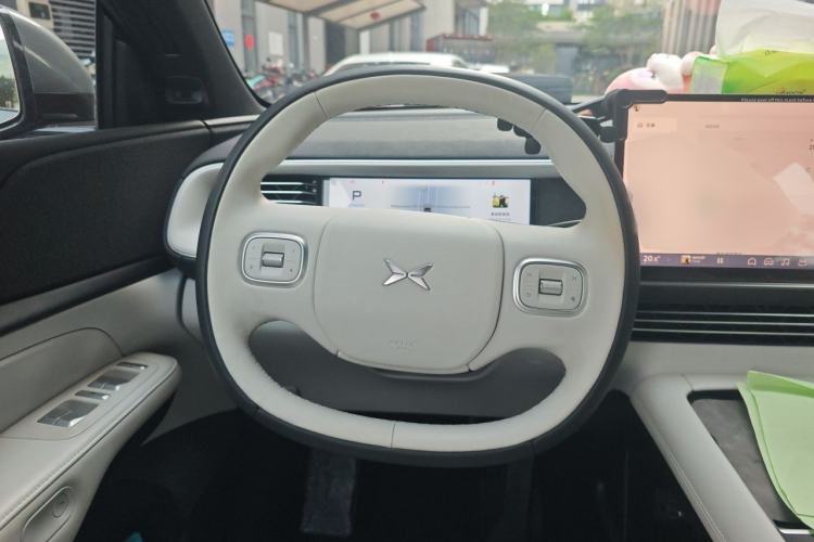 Used XPeng G6 2023 580 Long-Range Max Steering Wheel