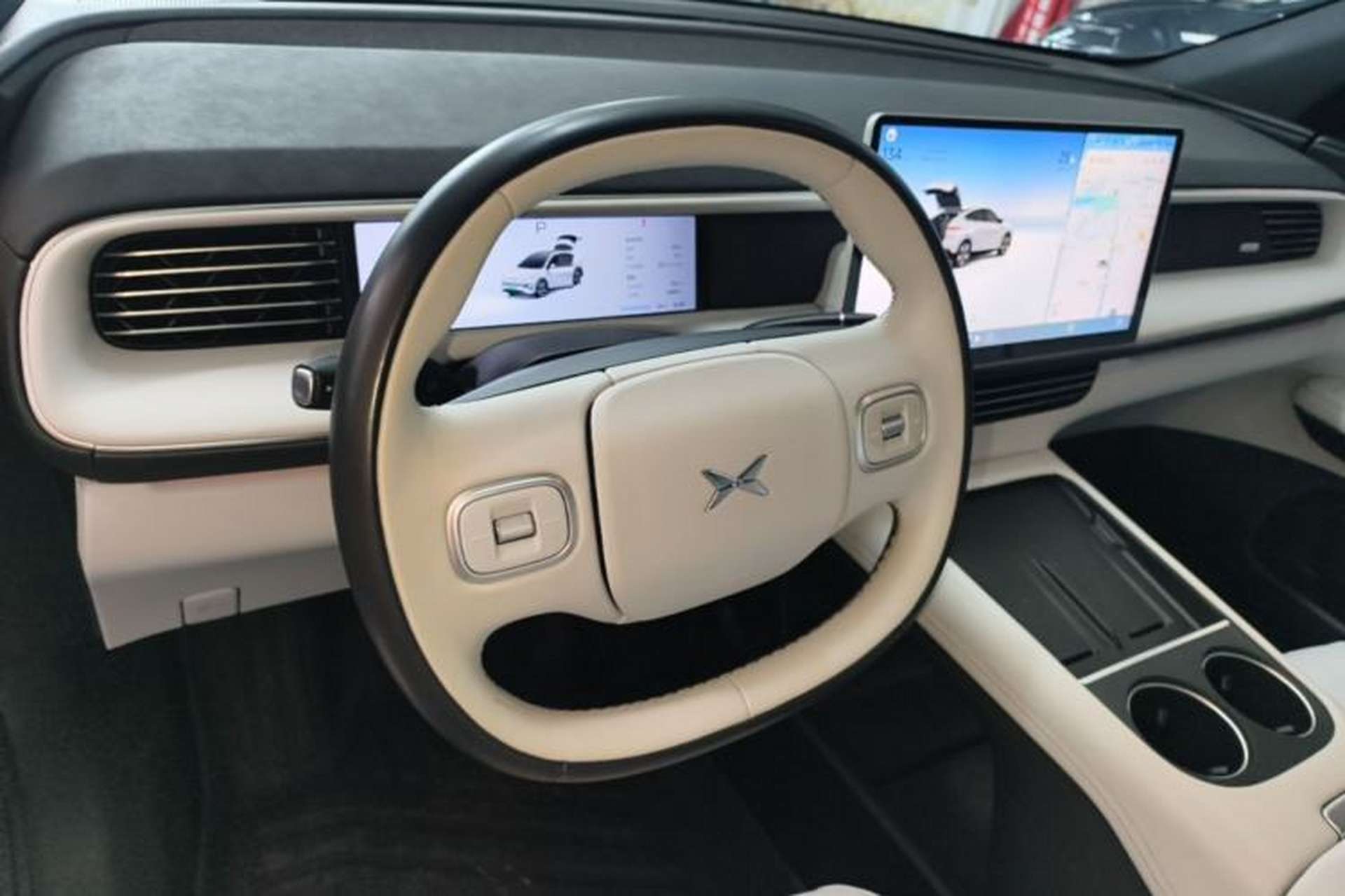 Used XPeng G6 2023 755 Ultra-Long Range Max Steering Wheel