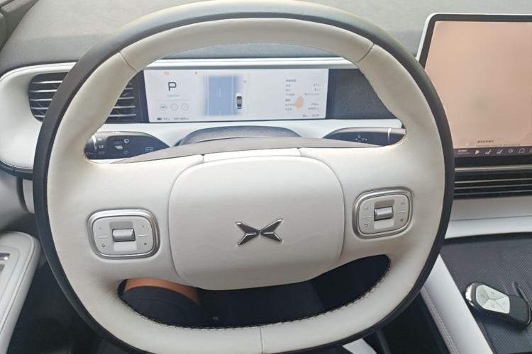 Used XPeng G6 2023 755 Ultra-Long Range Max Steering Wheel