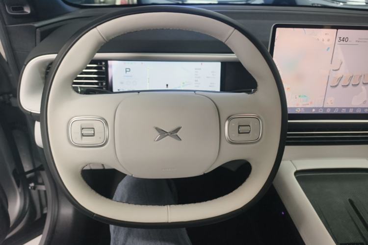 Used XPeng G6 2023 580 Long-Range Max Steering Wheel