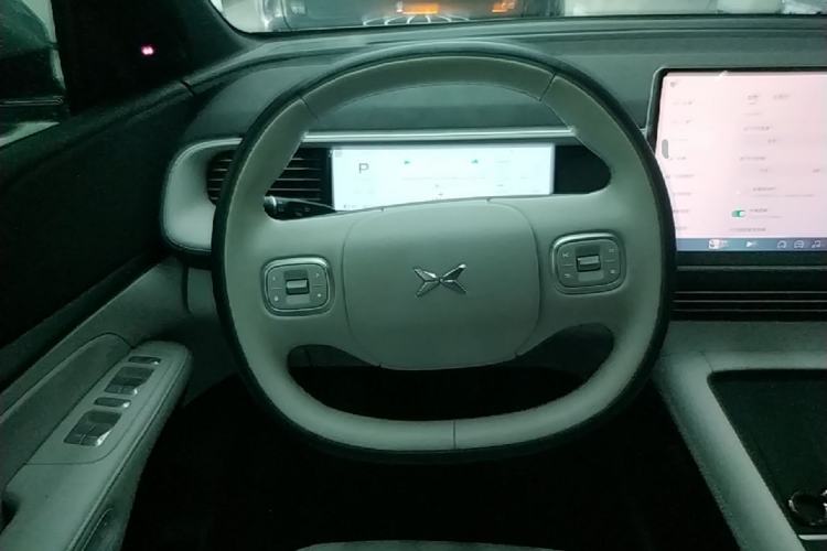 Used XPeng G6 2023 755 Ultra-Long Range Pro Steering Wheel